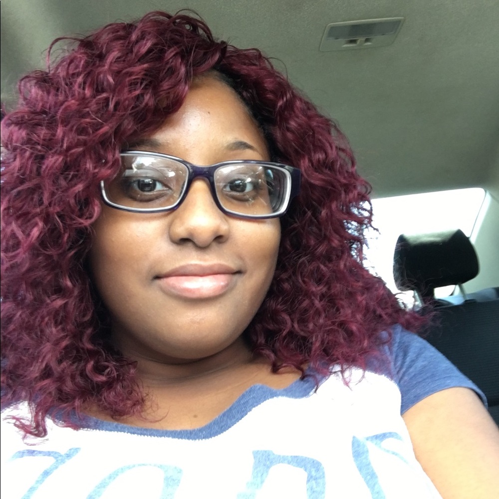 Meet your Posher, Whitney